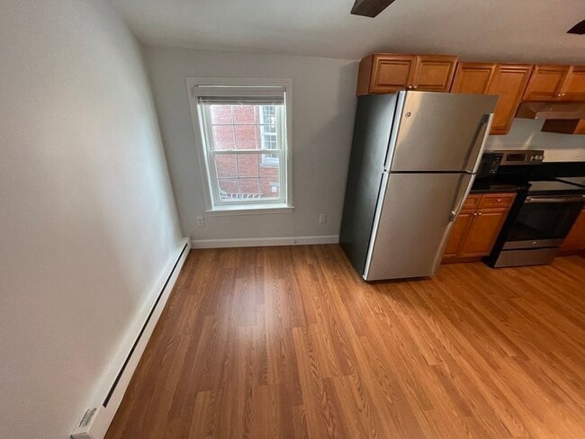 Building Photo - 8-10-10 Essex St