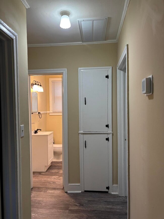 Building Photo - 901 Miller Rd