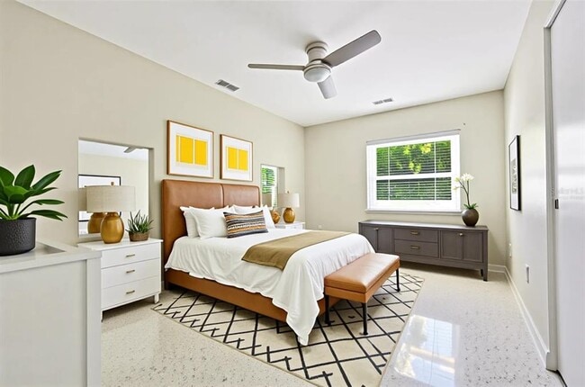 Building Photo - 811 26th Ave N