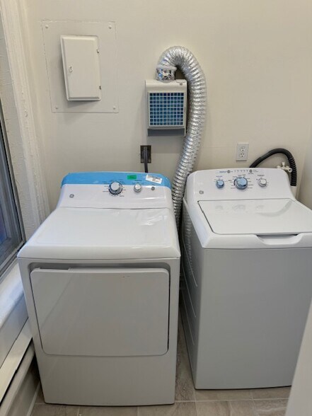 in unit washer and dryer in pantry off kitchen - 118 Philip St