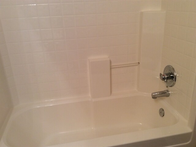 Building Photo - 6685 Wimbledon Dr