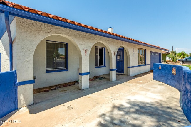 Building Photo - 2058 E Oxford Dr