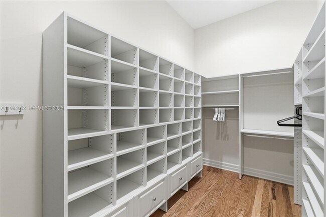 Building Photo - 12012 SE Laurel Ln