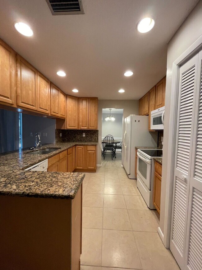 Building Photo - 3 Bedroom Pool Home Available in Palm Bay