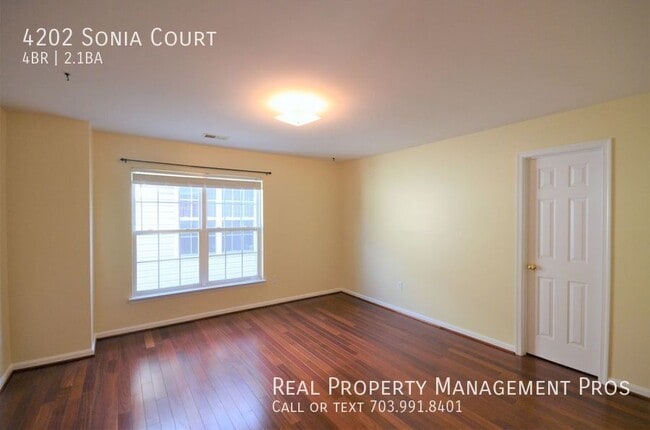 Building Photo - 4202 Sonia Ct