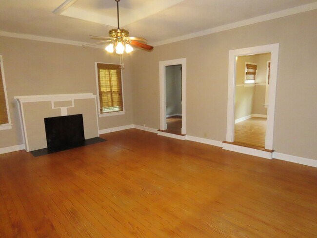Building Photo - Charming 2 Bedroom, 2 Bath Home - Water & ...