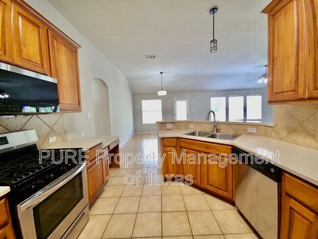 Building Photo - 1104 Kensington Castle Trl