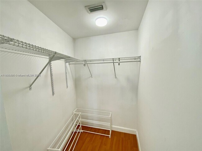 Building Photo - 1650 Brickell Ave