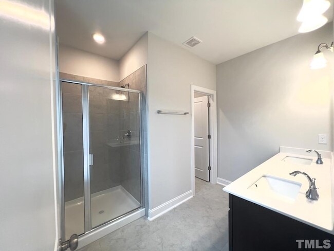 Building Photo - 341 Natsam Wds Wy