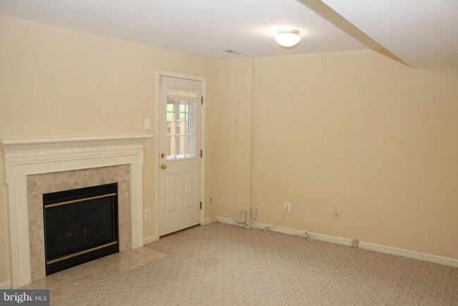 Building Photo - 2555 Chase Wellesley Dr