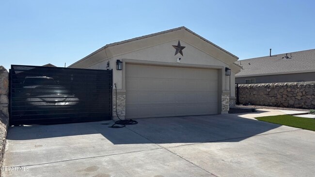 Building Photo - 11613 Flor Galatea Wy