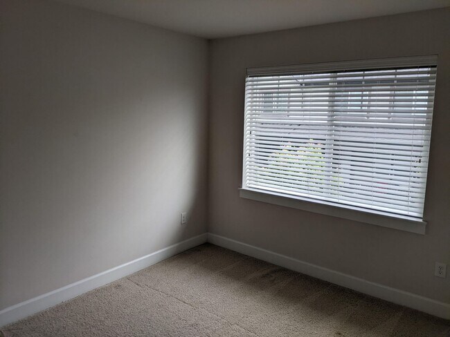 Building Photo - Brownstone at Issaquah Highlands for Rent