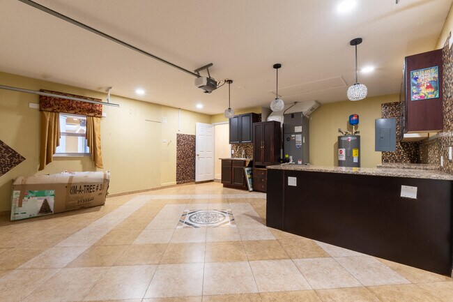 Building Photo - 2853 SE Melaleuca Blvd