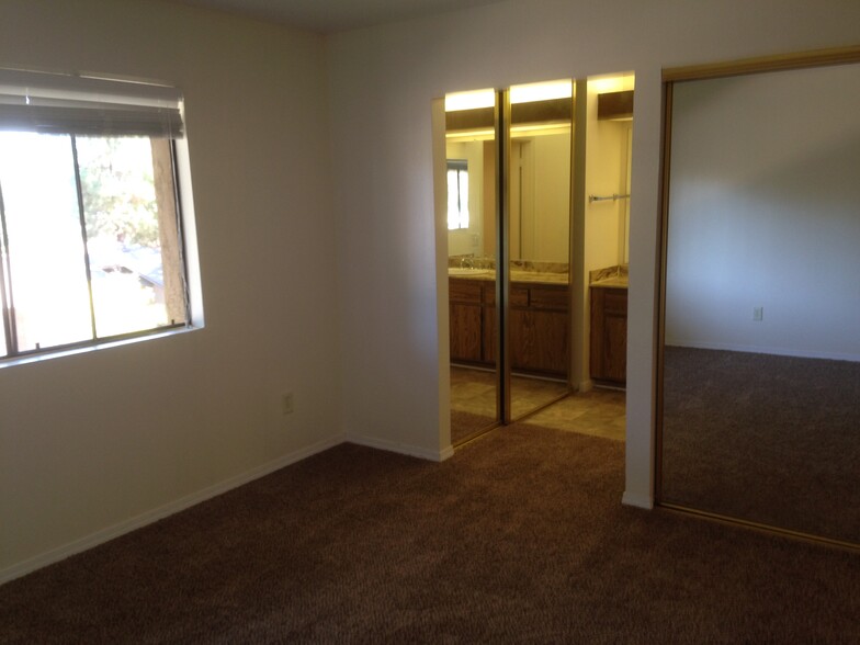 Building Photo - 10272 Black Mountain Rd