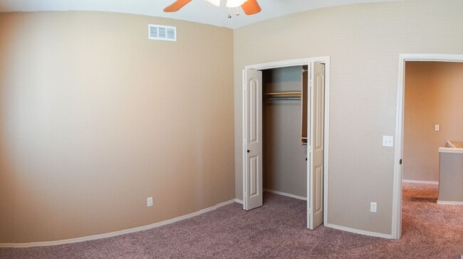 Building Photo - 3-Bed Duplex w Garage + Fenced Yard