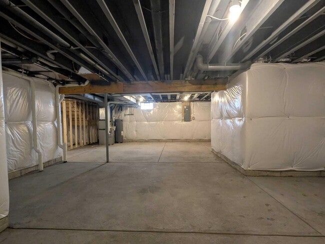 Building Photo - 7301 Aster Wy