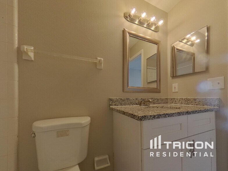Building Photo - 15342 Margaux Dr