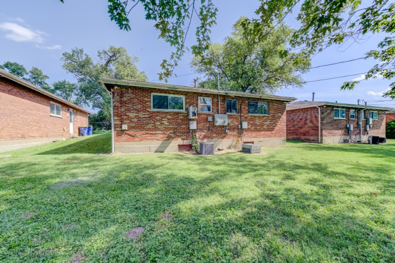 Building Photo - 10766 Tropic Dr
