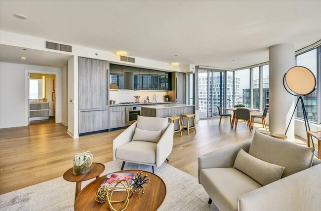 Building Photo - 201 Folsom St