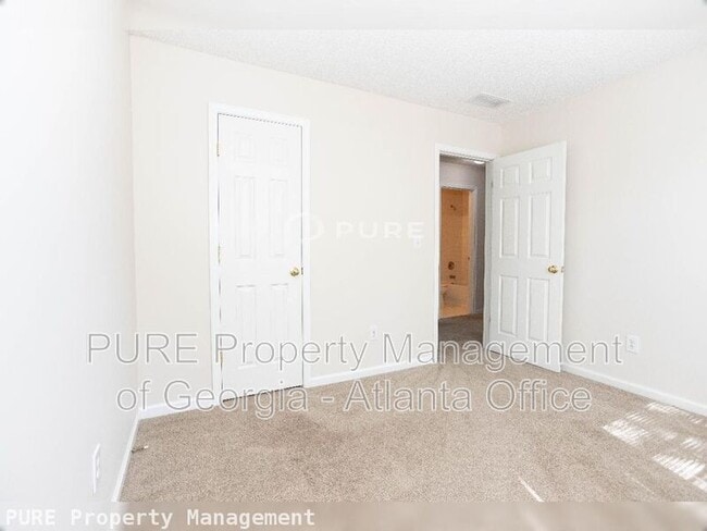 Building Photo - 3468 Chastain Glen Ln NE