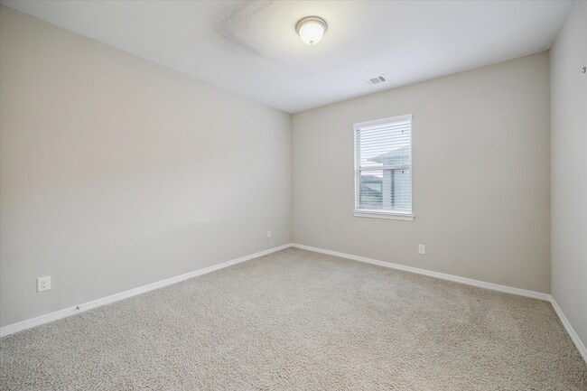 Building Photo - 17322 Legend Creek Ct
