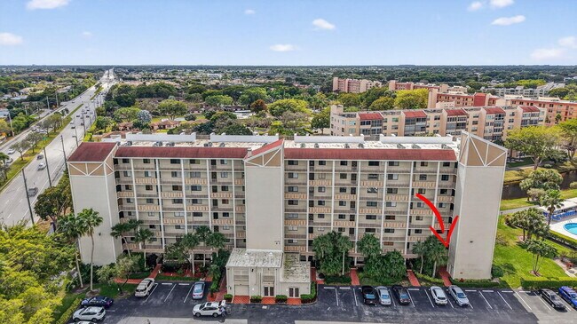 Building Photo - 14475 Strathmore Ln