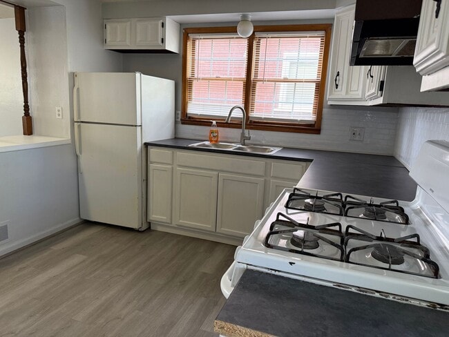 Building Photo - 113 Line Way