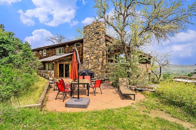 Building Photo - 850 Shelton Rd