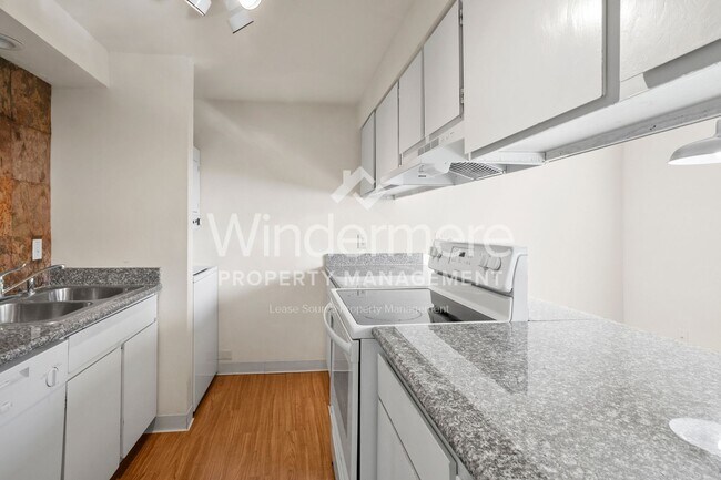 Building Photo - Mission East Apts 2 br/1 bath ground floor...