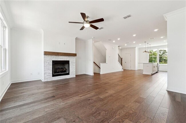 Building Photo - 504 Healy Dr
