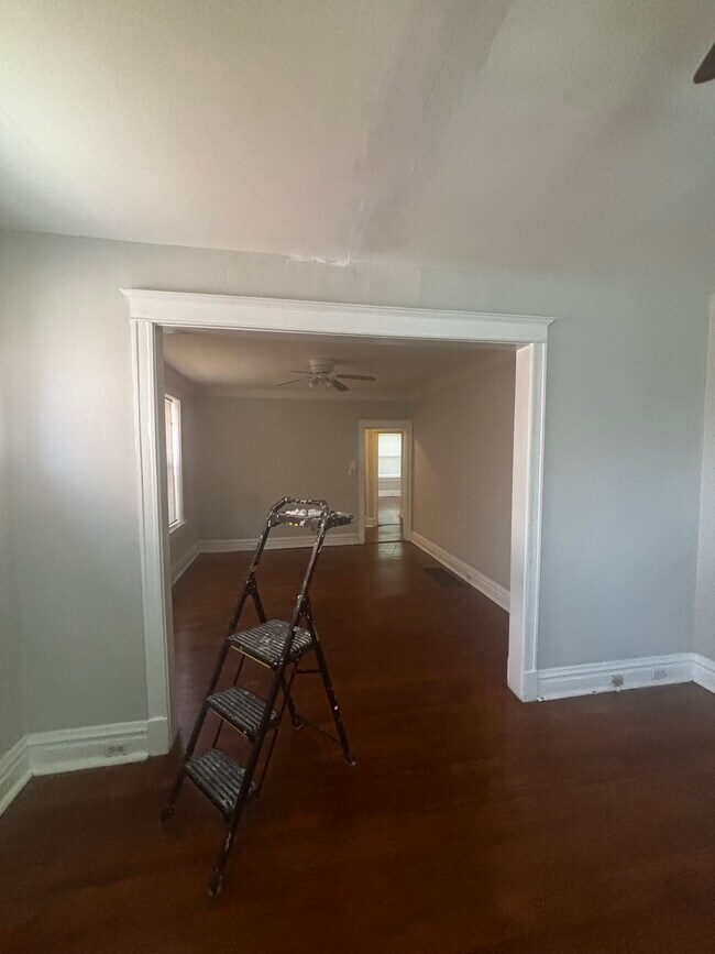 Building Photo - 6025-6025A