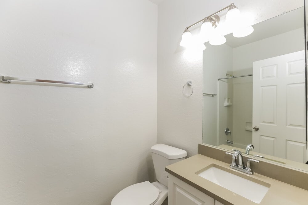 Building Photo - 8827 W Hess St