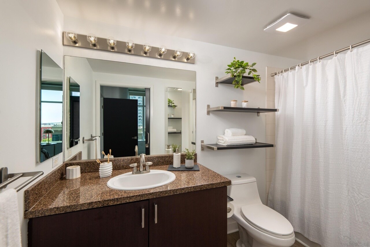 Building Photo - 1080 Park Blvd