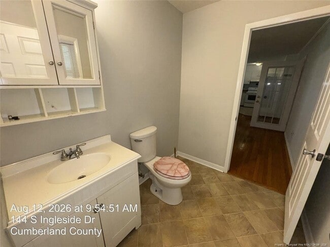 Building Photo - 144 S Ingleside Dr