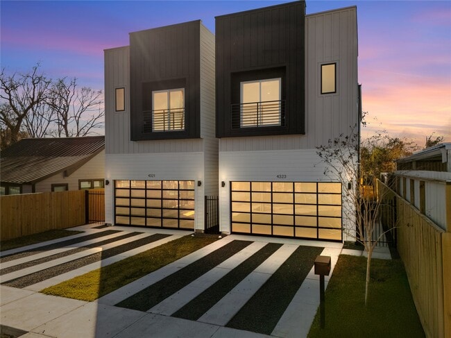 Building Photo - 4323 Rogers St