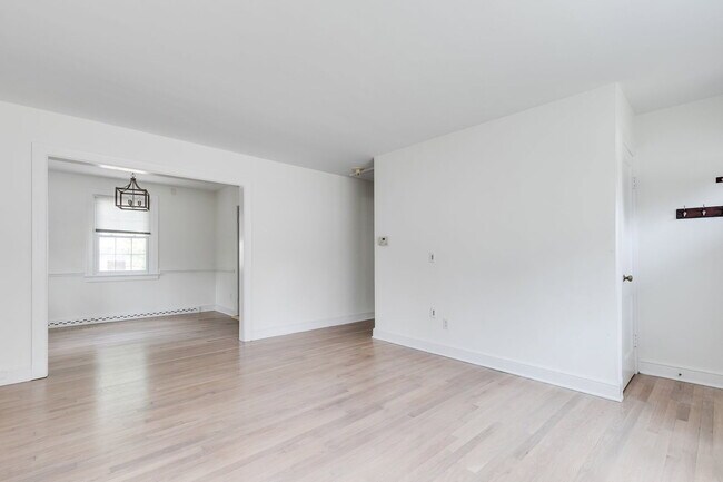 Building Photo - 4904 Patterson Ave