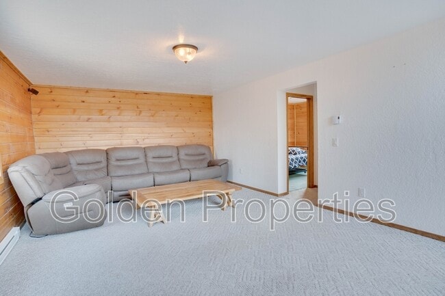 Building Photo - 11590 W Riverview Dr