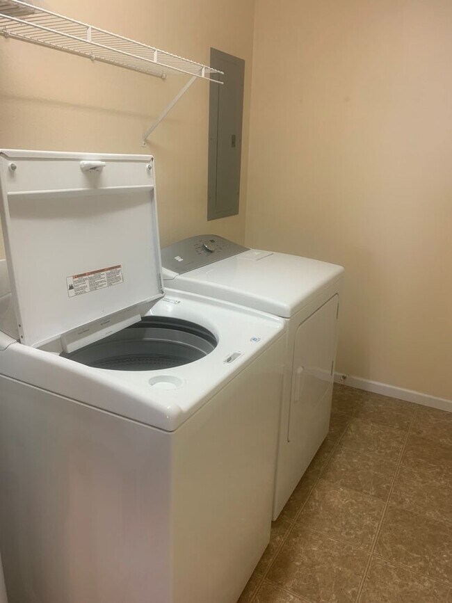 Building Photo - 7579-MF2-E4