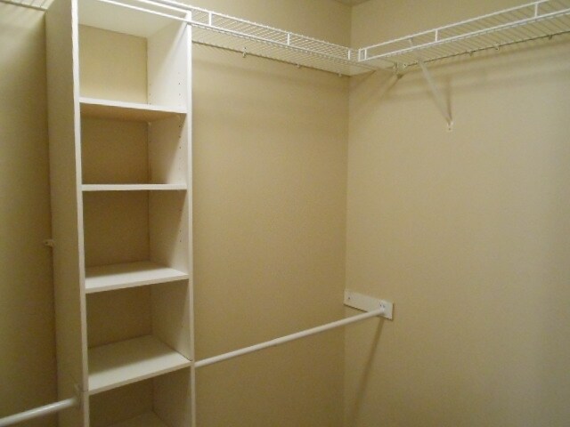 Building Photo - 79 Brooksedge Dr E