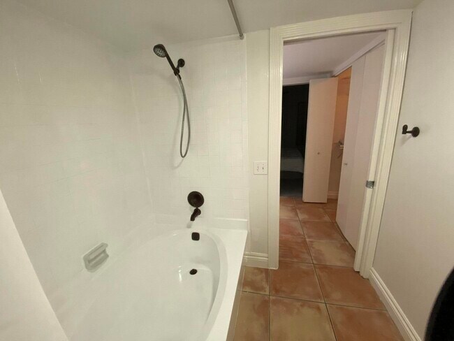 Building Photo - 22 Royal Palm Way