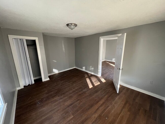 Building Photo - Beautiful 3 bedroom 1 bath