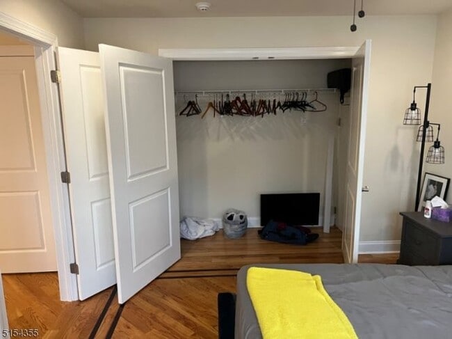 Building Photo - 208 Lenox Ave