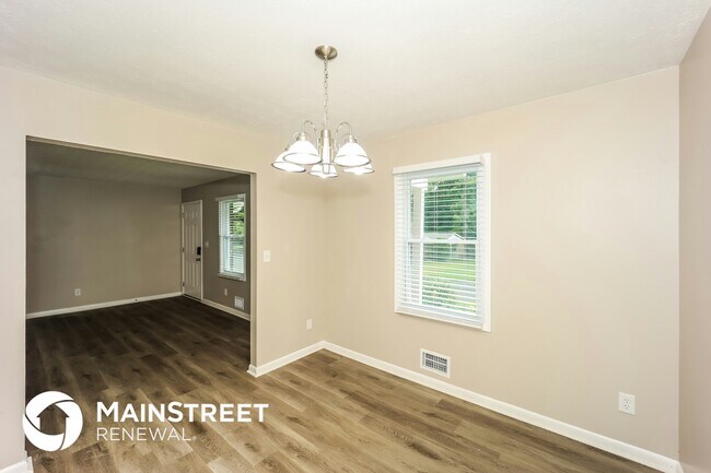 Building Photo - 5348 The Savoy