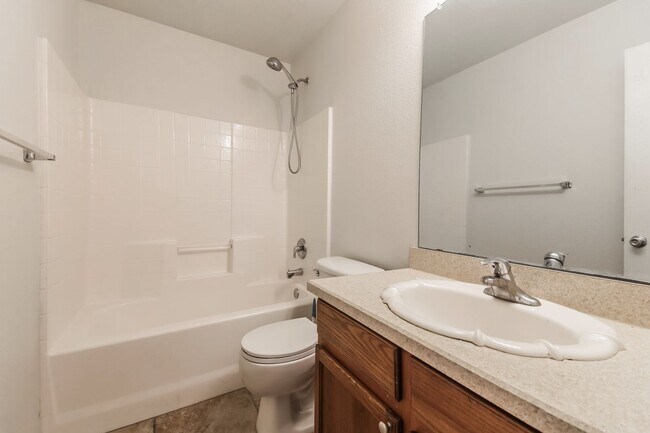 Building Photo - $1850 3/2/2 with office/flex space in family friendly neighborhood in Forney!