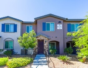Building Photo - 3 Bed Townhome At Las Vegas Blv and St. Rose Pkwy