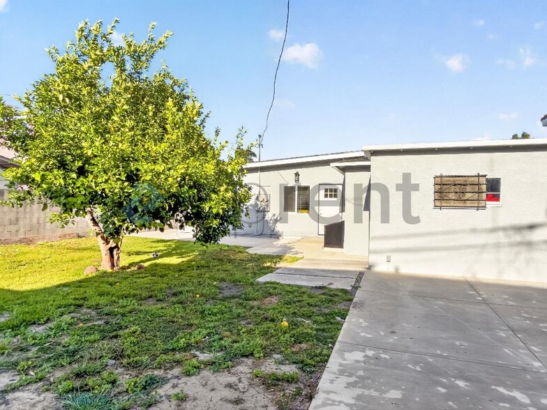 Building Photo - 3233 Easy Ave