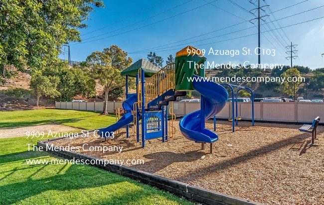 Building Photo - 9909 Azuaga St