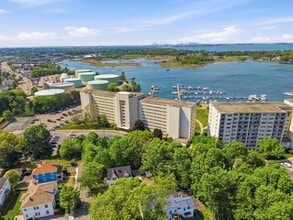 Building Photo - 100 Cove Way