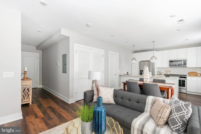 Building Photo - 45 W Haines St