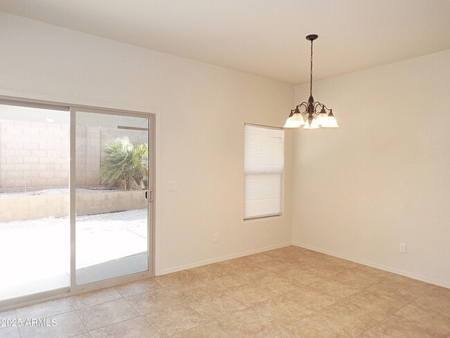 Building Photo - 4246 Kings Canyon Way